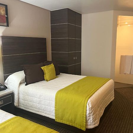 Hotel Real Alameda De Queretaro Luaran gambar