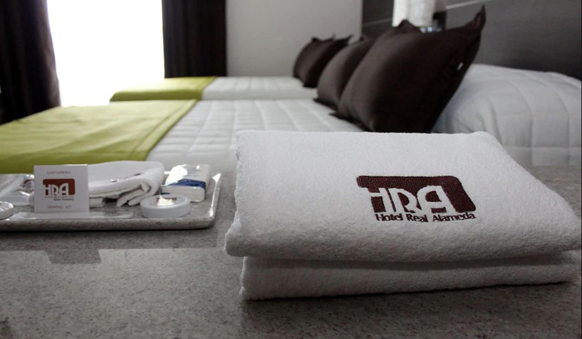 Hotel Real Alameda De Queretaro Luaran gambar