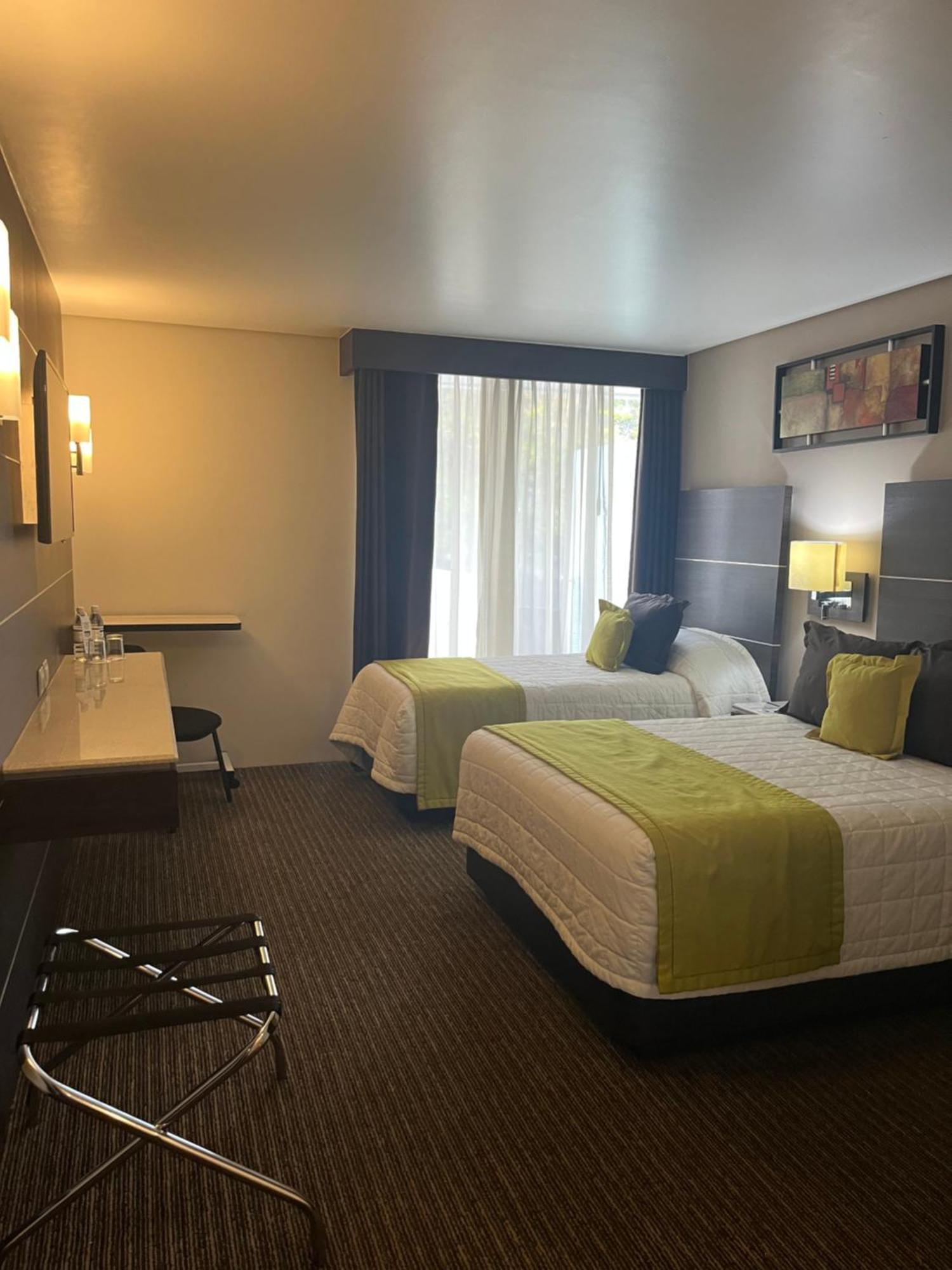 Hotel Real Alameda De Queretaro Luaran gambar
