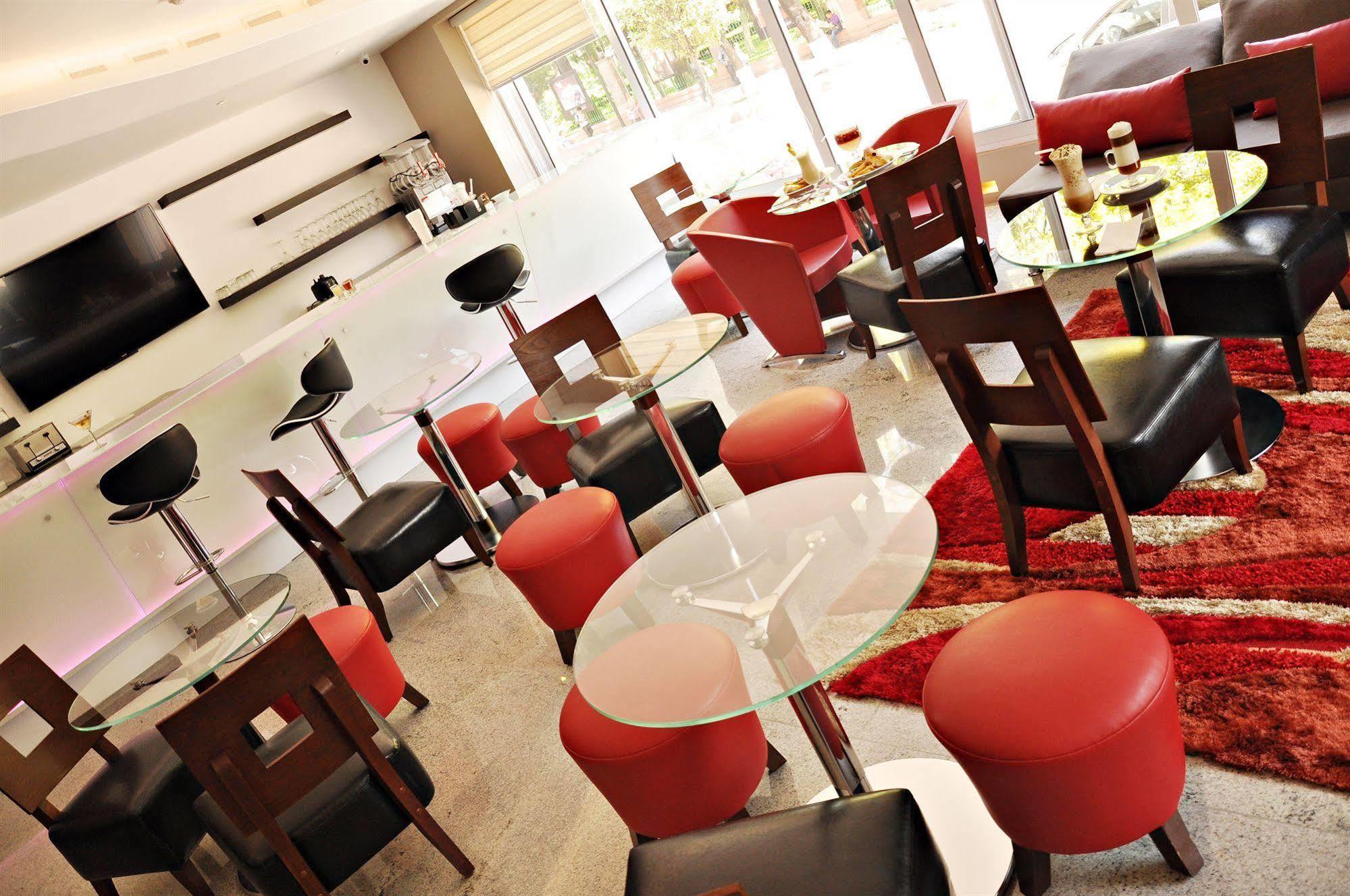 Hotel Real Alameda De Queretaro Luaran gambar